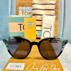 Brand New TOMS “Aaryn ” Blue Multi Sunglasses Grey Sun Lenses
